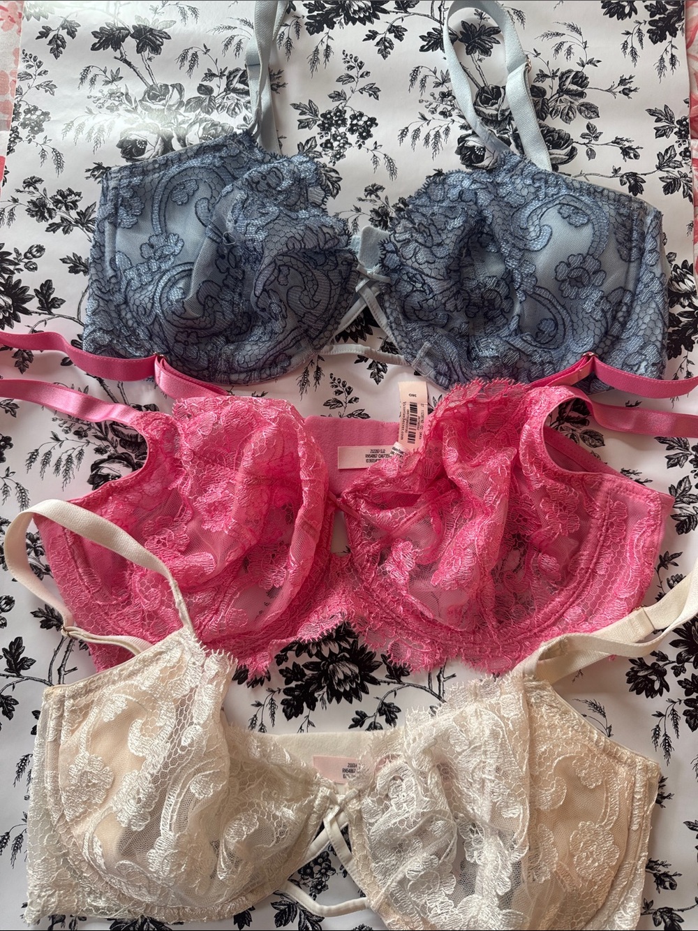Victoria's Secret lace bras,3- 38D w/Tags